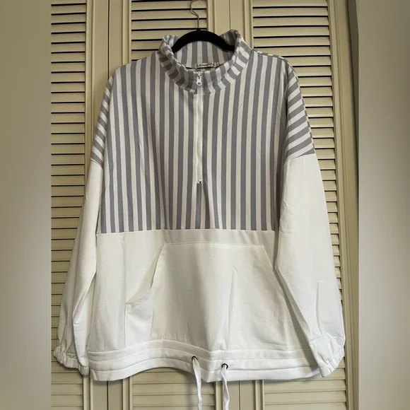 Sweater. - Picture 1 of 8